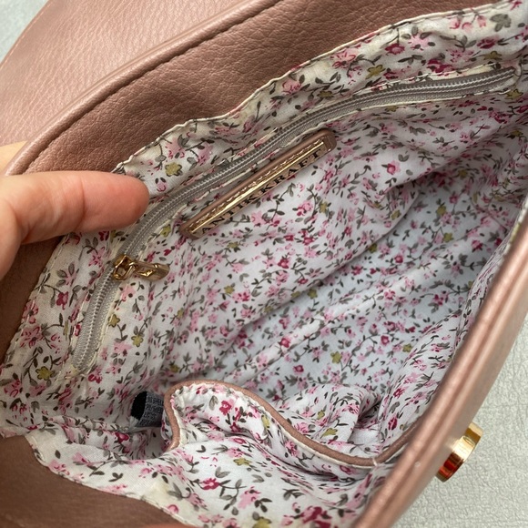 Rose purse with ajustable strap - Picture 3 of 4